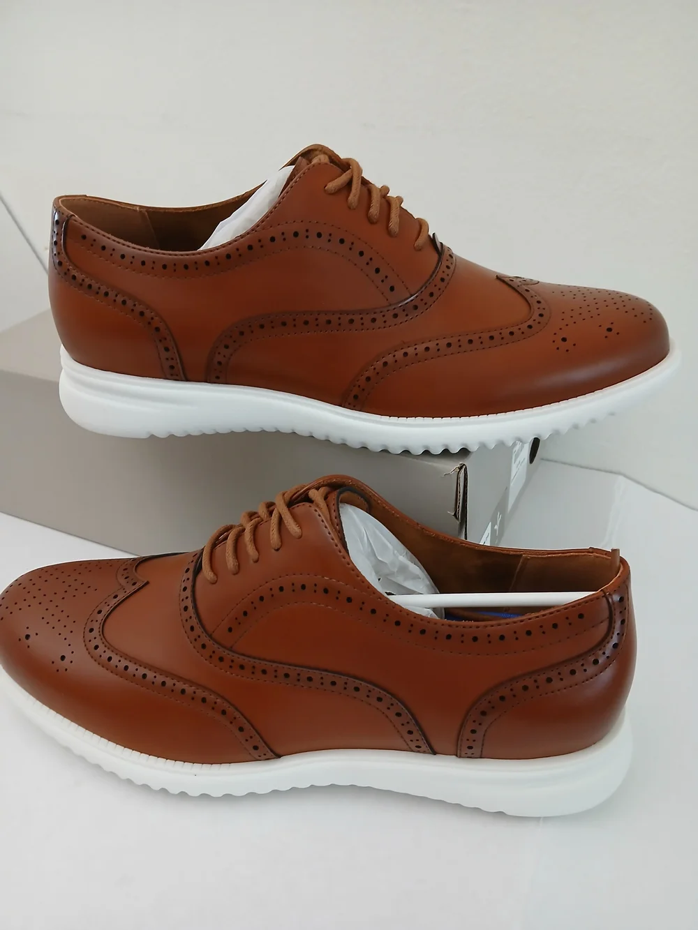 Kenneth Cole Tan Men's Nio Wingtip Lace Up Oxfords with White Sole $30